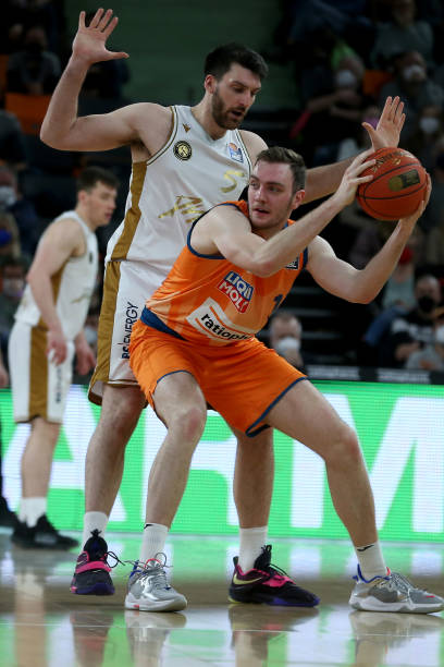 到队友的直 到队友的直