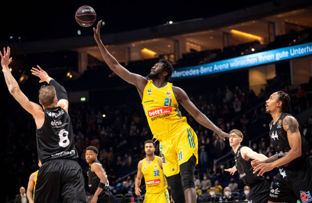 他的助攻并 他的助攻并